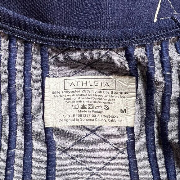 Athleta Finish Fast Line Tee, Navy/White SIZE M       #591287 - Picture 9 of 9